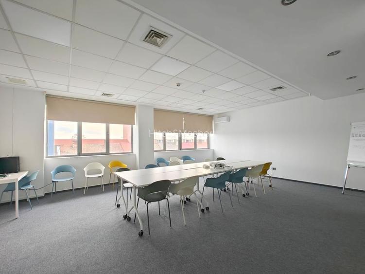 Cladire mixta de birouri si spatii comerciale - Comision 0% - 10