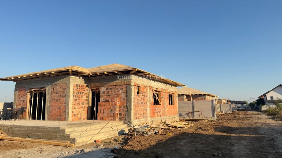 Casă individuală Clinceni | 402 mp teren | 3 dormitoare | Comision 0%