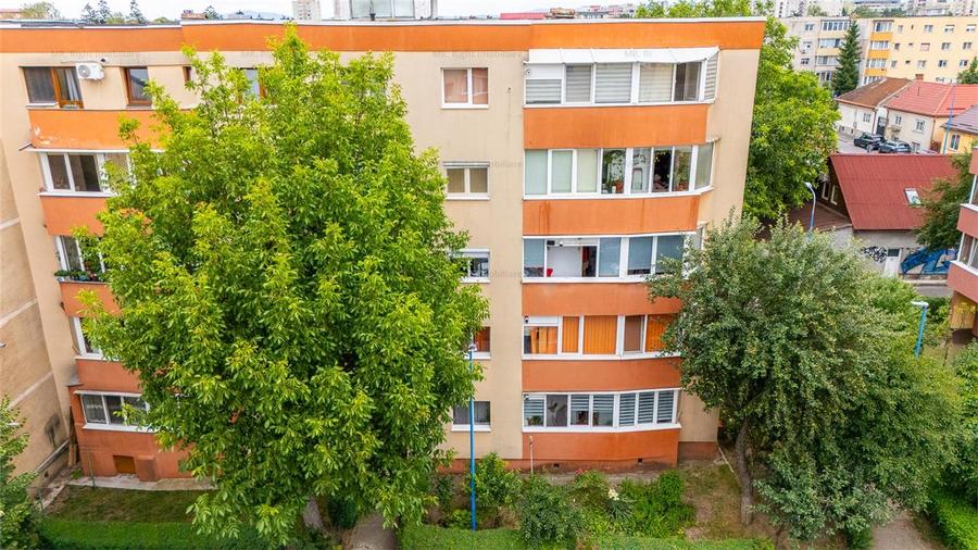 Apartament 2 camere | 2 balcoane | decomandat | Codrul Cosminului