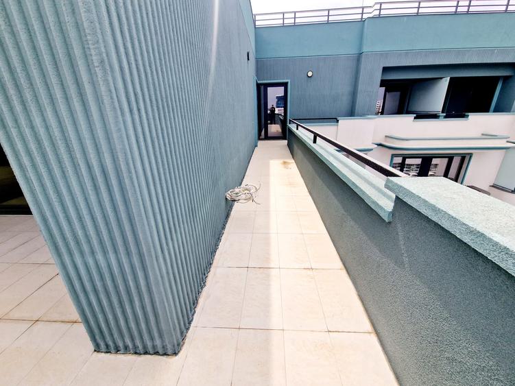 Penthouse cu 4 camere, 416mp inclus terasa , la 200 m de rond Pipera
