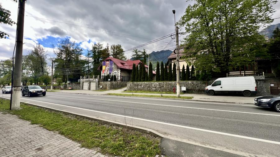 Teren+Cladire - Fostul Padoc al Casei Regale a Romaniei din Busteni