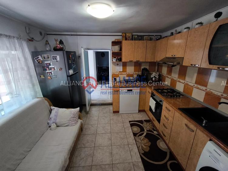 VIILE NOI - casa cu o curte generoasa disponibila imediat - 6