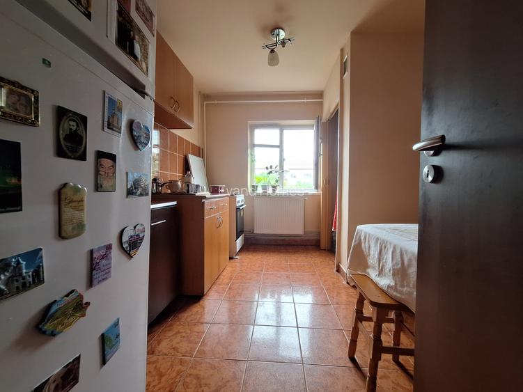 Apartament 3 camere | super oferta |decomandat etaj 3 | Aradului - 5