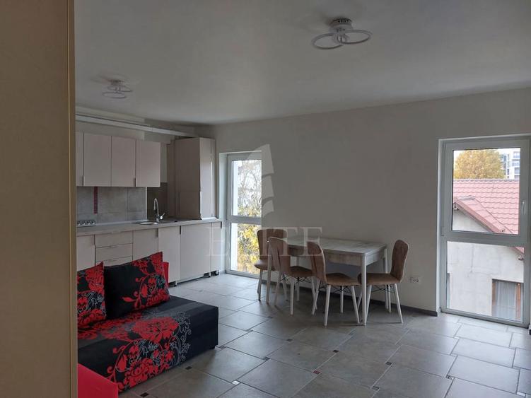 Apartament 2 camere în zona LOMBULUI