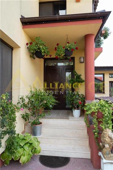 Vila individuala 7 camere cu piscina