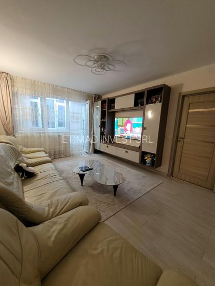 TOMIS III - MACUL ROSU - 3 CAMERE DECOMANDAT - MOBILAT MODERN - -175000 E