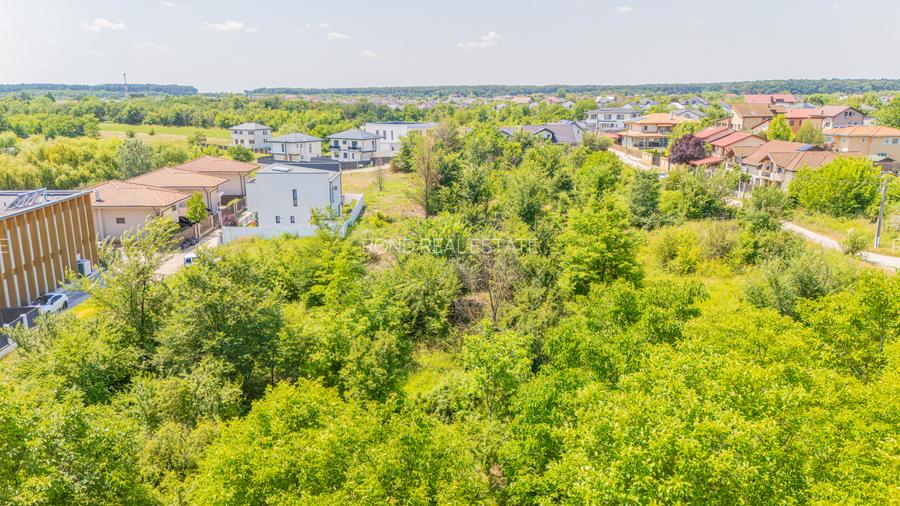 Teren cu deschidere la lac -Laguna Albastra- toate utilitatile disponibile - 5