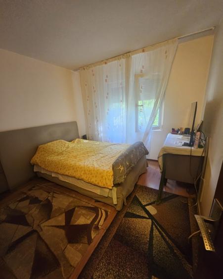 Chisinau stradal, vedere spate, dec, partial renovat, parculet, 1977 reabilitat