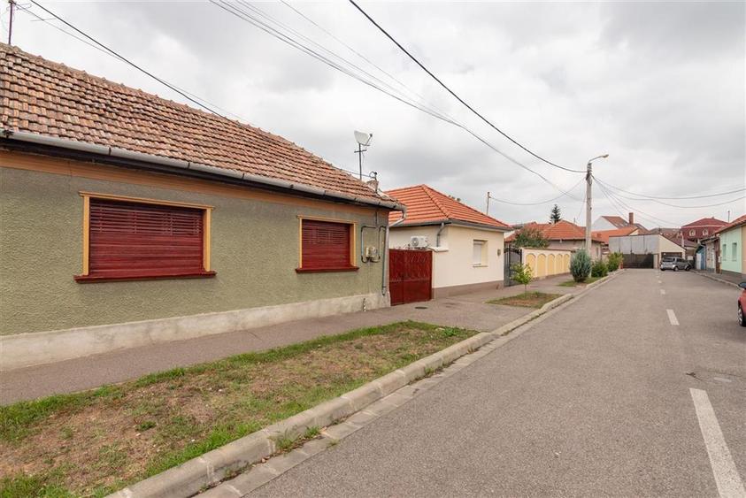 RECO Casa renovabila cu teren de 620 mp in Cantemir