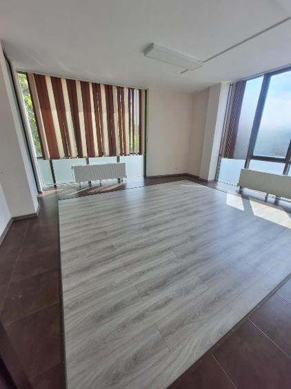 Faleza Nord , spatiu COMERCIAL/BIROURI, 240 mp., 3 locuri de parcare