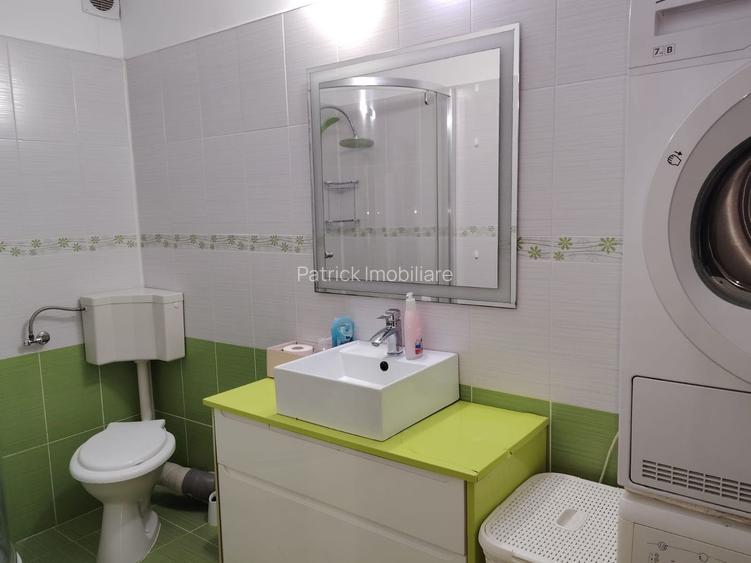 Inchiriez apartament 3 camere - 5