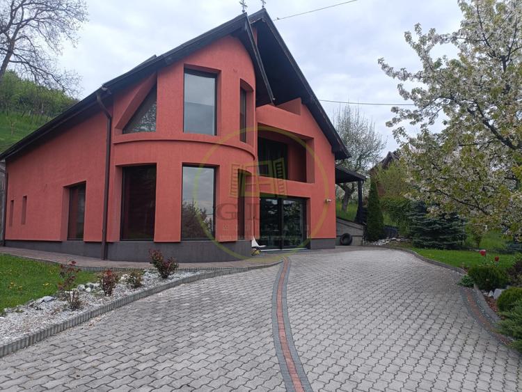 Casă de vânzare Reghin zona semicentrală.