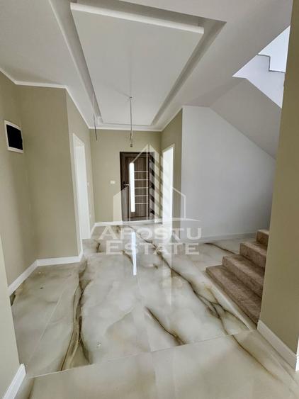Casa individuala cu 5 camere, finisaje premium, disponibila imediat.
