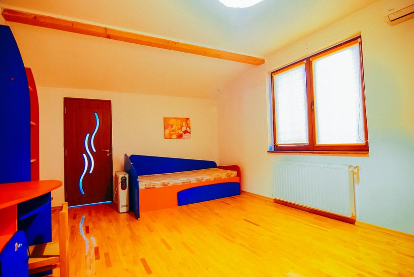 Casă modernă perfectă pentru 2 familii, spațioasă, economică, la 5 km de Focșani