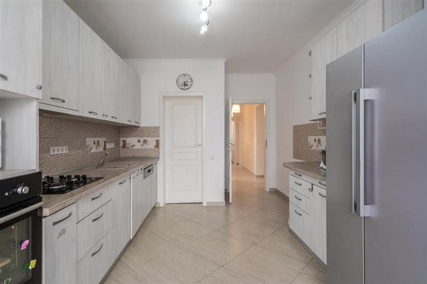 VILA,4 CAMERE,258 MP,TEREN 700 MP,AN 2017,MOBILATA