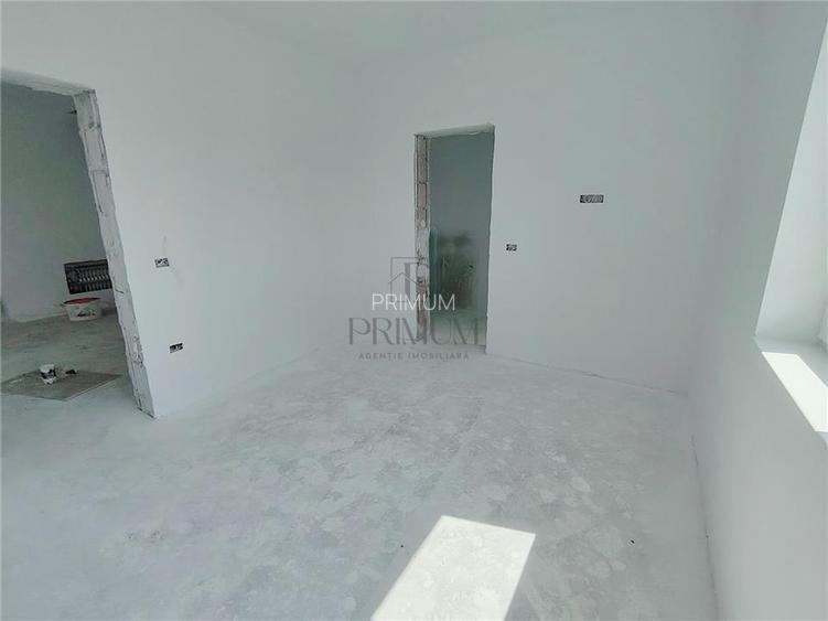 Duplex despartit prin baie - mansardabil - teren generos