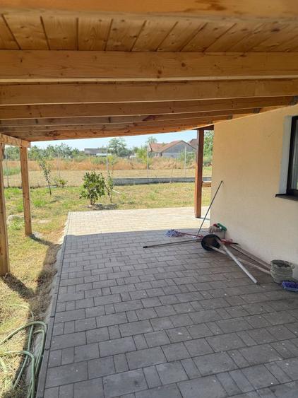 Casă de vânzare în Diniaș | Teren 1.460 mp | Construcție 2023 | Comple