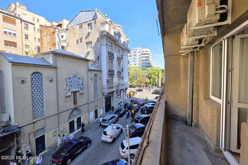 Piata Romana, 4 camere 138 MP total, Etaj 2/9, renovat - utilat, liber - 38