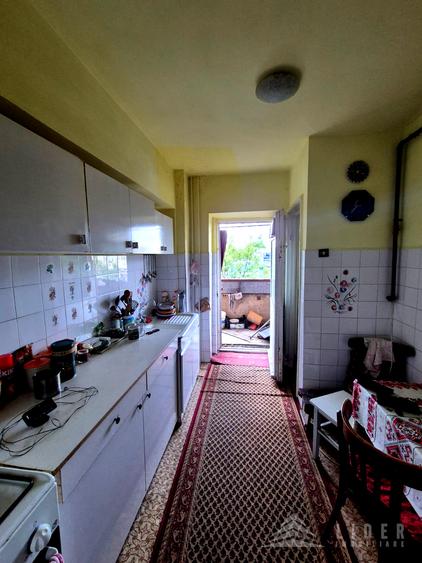 Apartament cu 3 camere decomandat zona Piata Zorilor etaj 1
