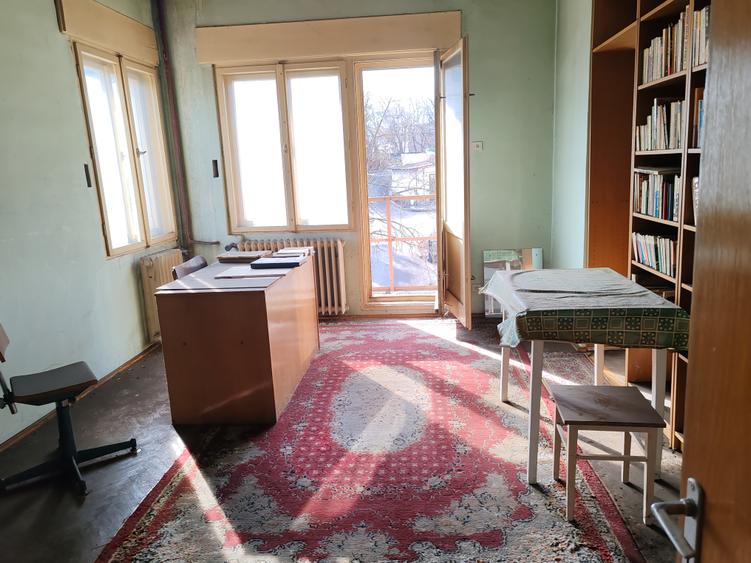 Apartament 5 camere pozitie deosebita zona Colinei