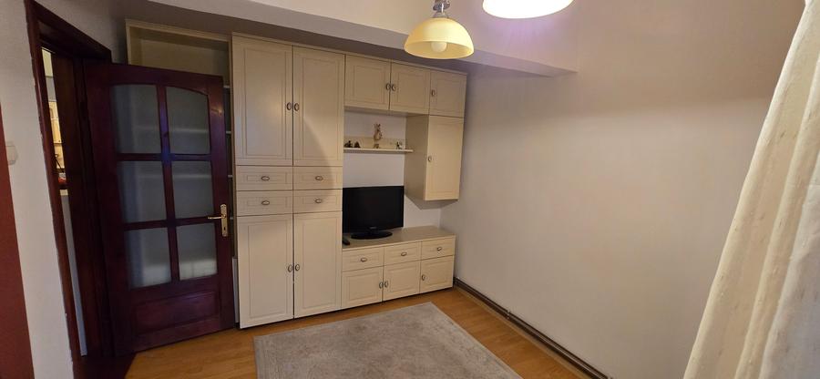 Apartament 4 camere de vanzare, etajul 1, Focsani