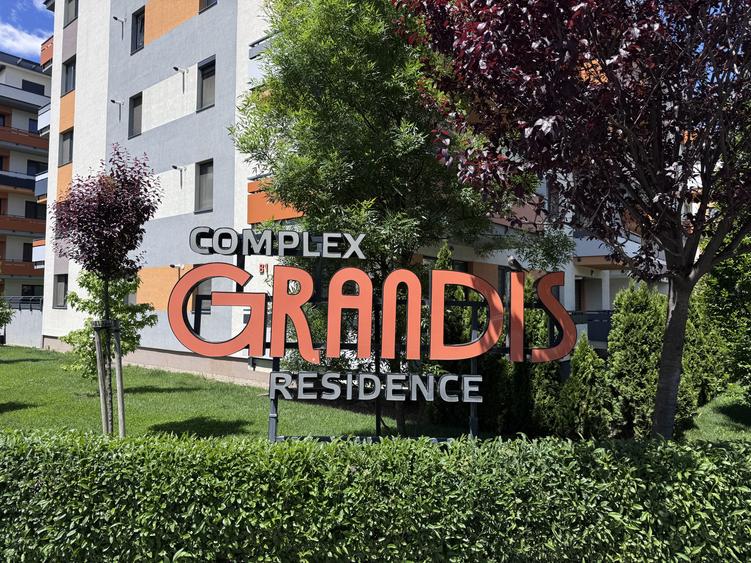 Grandis, str. Stefan Baciu, ap. cu doua camere, structura modificata open-space