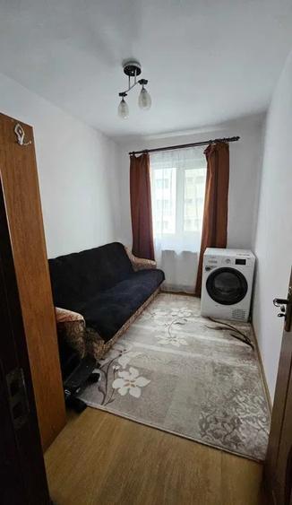 Apartament cu 3 camere, etajul 3/4, zona Alexandru cel Bun