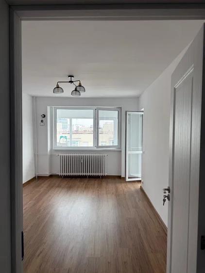 Apartament 4 camere | exclusiv pentru firme | Tineretului | nemobilat