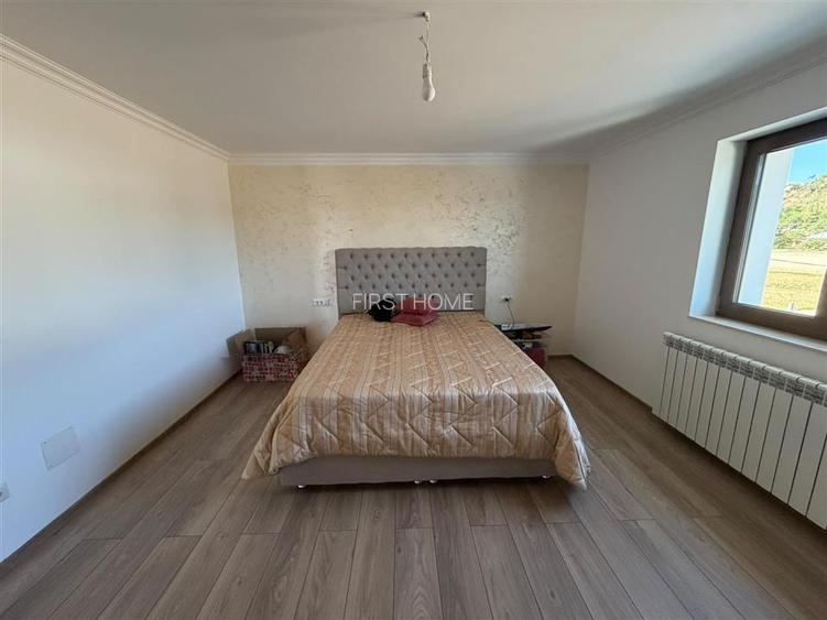 Vila deosebita Parter + Mansarda de vanzare in Odobesti - 31