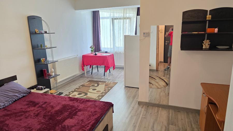Vand garsoniera in Deva, zona Marasti, suprafata utila 28 mp, etaj 3, mobilata