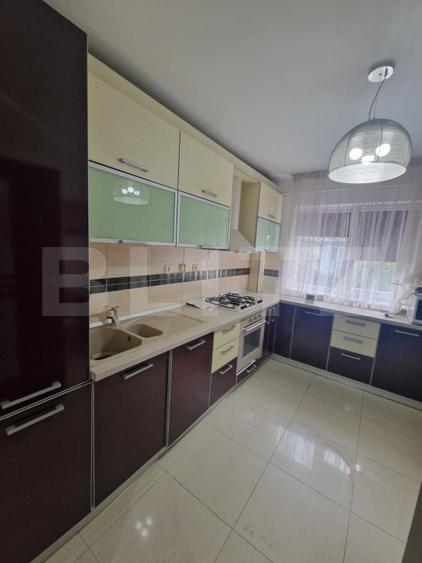 Apartament 3 camere, 69 mp, etaj 1, decomandat, zona Zamca