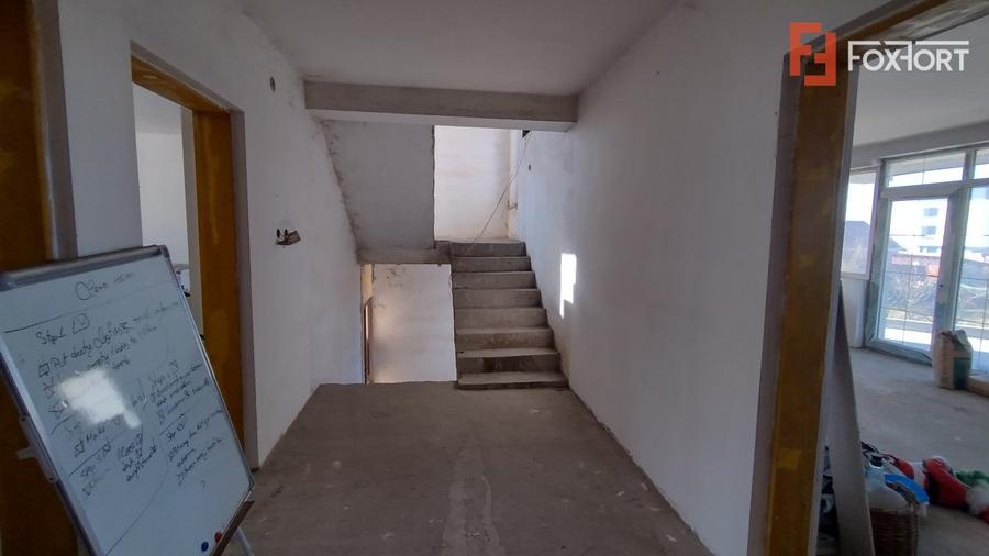 COMISION 0% Casa individuala 8 camere, Sacalaz - Pivnita, teren 1198 mp, asfalt