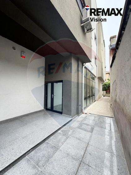 Spațiu comercial de 84mp de închiriat în zona 1 Mai