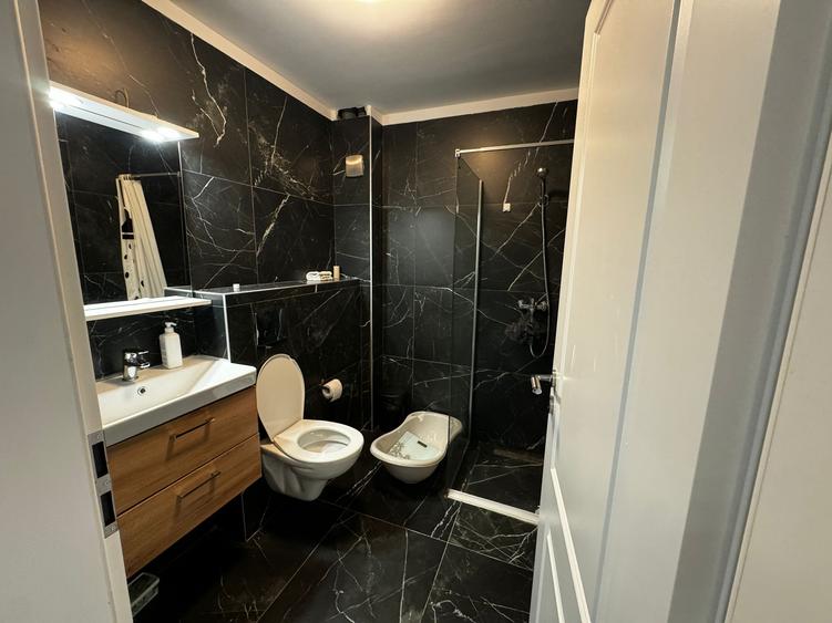 MUTARE RAPIDA! Apartament 2 camere decomandat 54mp , Metrou 1 Decembrie , Trapez