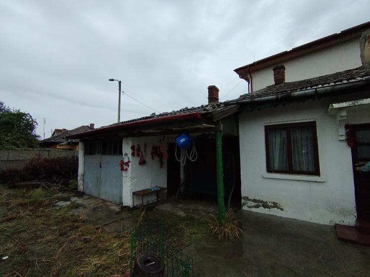 Casa de vanzare, 200 mp, zona Nicolae Romanescu