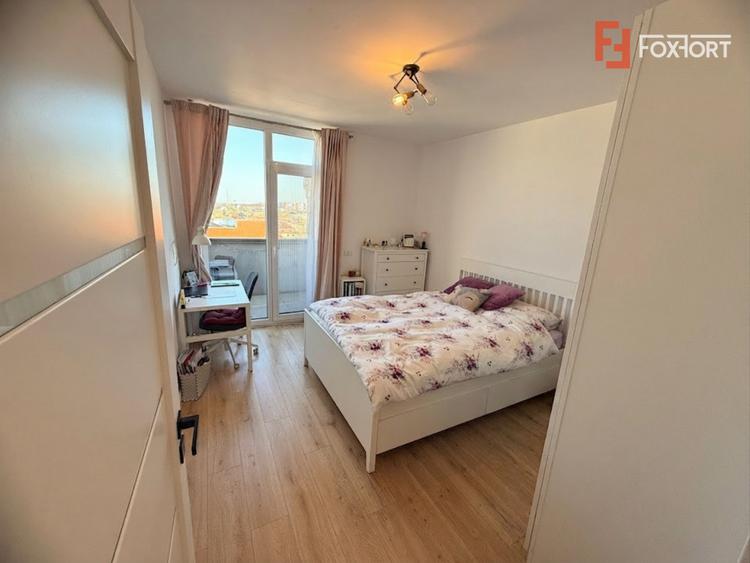 Apartament cu 3 camere, tip penthouse, zona Badea Cartan