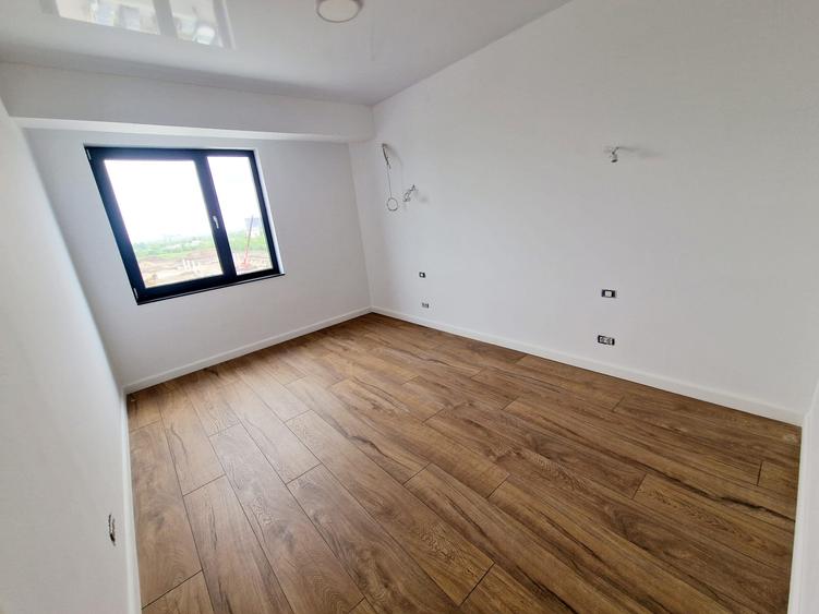 Penthouse cu 4 camere, 416mp inclus terasa , la 200 m de rond Pipera