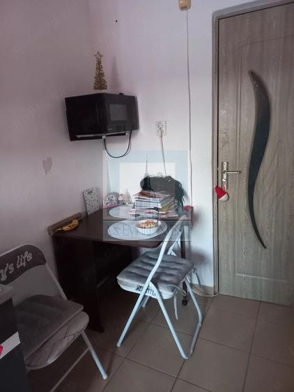 Garsoniera, decomandata, Tractorul, zona case Coresi