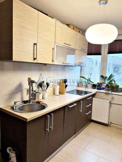 Apartament 4 camere de vânzare, Oradea, Splaiul Crișanei, 77mp utili - 2