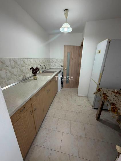 Apartament cu 1 camera decomandat, zona Nicolina - 4