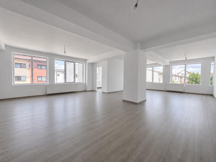 Spațiu comercial 141 mp, compartimentat, parcare inclusă