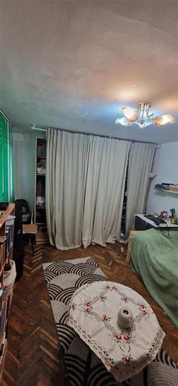 Apartament cu centrala decomandat parter zona Soarelui