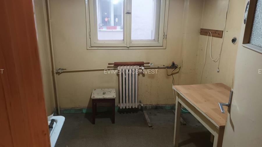 Iancului , 2 minute metrou- bloc stradal, doua camere - 5