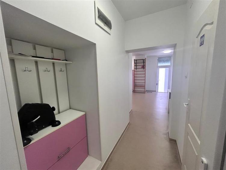 RESITA- CHIRIE, CABINET MEDICAL, SPATIU COMERCIAL SAU APARTAMENT LA CURTE; 2 cam