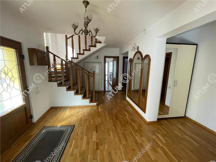 Casa cu 8 camere si 800 mp curte in zona Calea Poplacii Sibiu