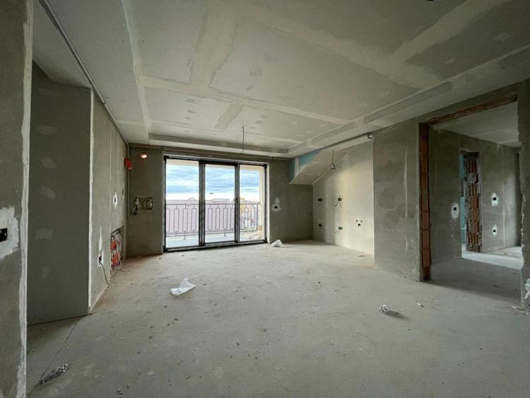 Apartament 3 camere, super-pozitie - Mosnita Noua