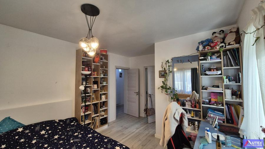 Casa Central Magurele pe Parter - 4 camere, 4 bai si teren de 580 mp