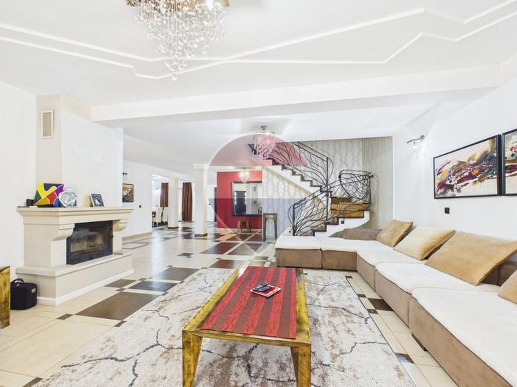 Vanzare - vilă cu 6 camere, teren 3900 mp,  Vacaresti,  Dambovita