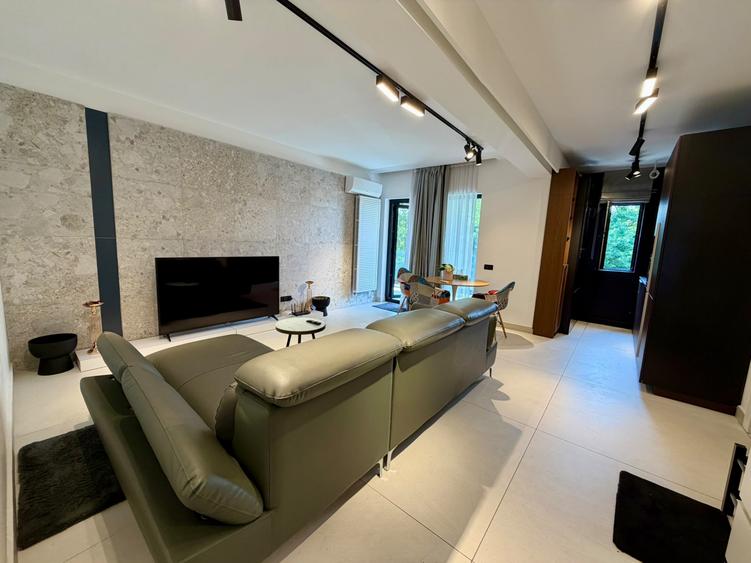 Apartament 2 camere- LOC DE PARCARE- DOMENII- 1 MAI