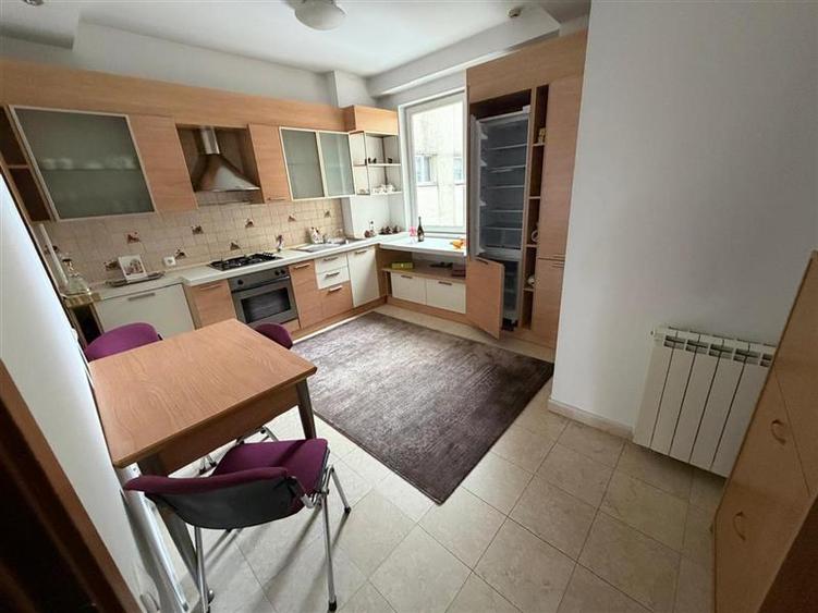 Vanzare apartament 3 camere, Primaverii, loc de parcare subteran